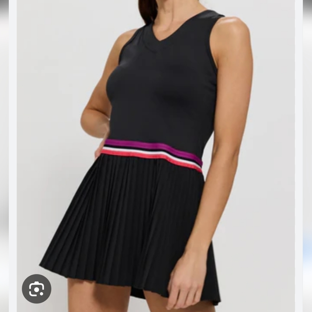 Lija tennis Elite Vale dress black pleated dress sz LARGE  Pickleball EUC